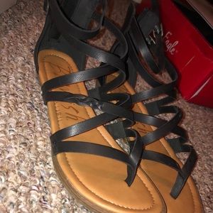 Blowfish sandals size 9.5